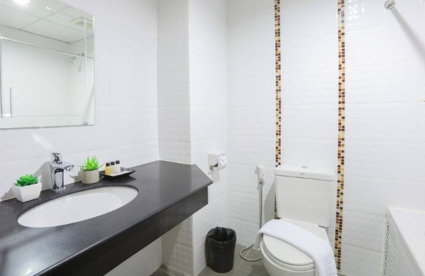 The_Greenery_Landmark_bathroom