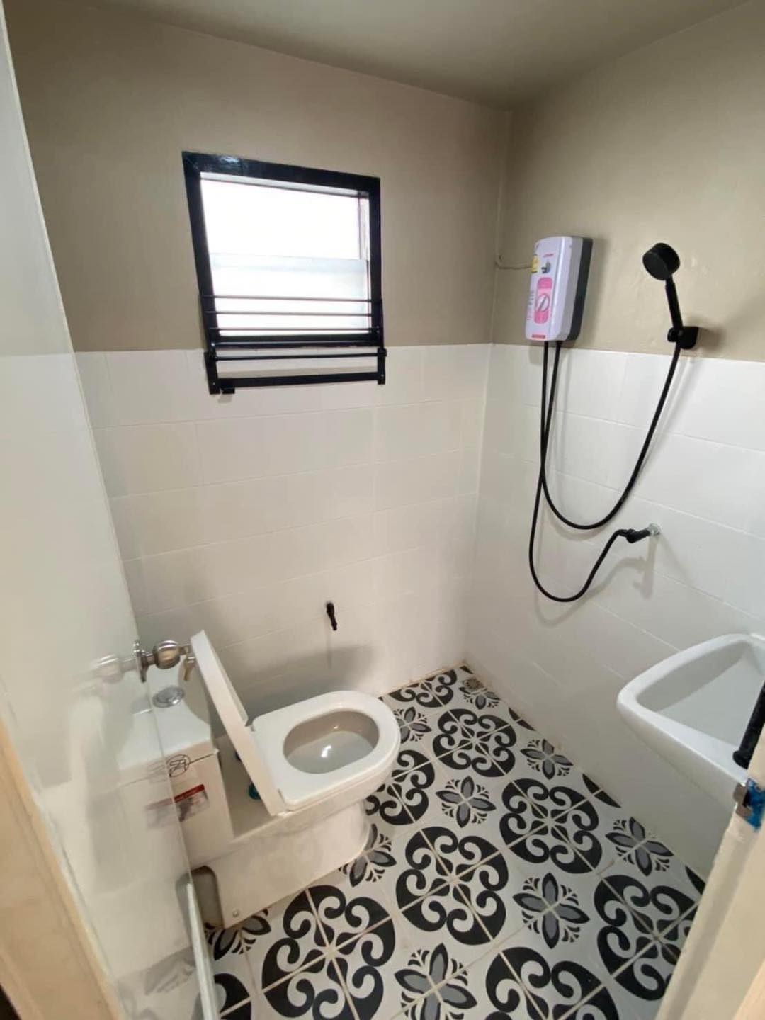 Tree_House_bathroom